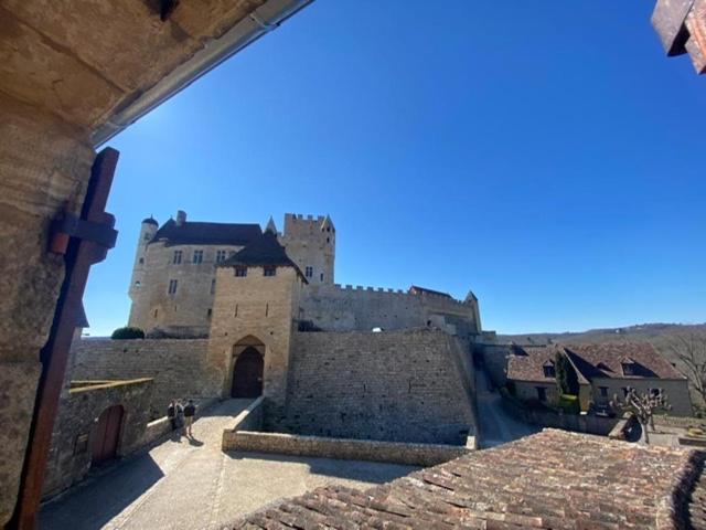 La Croquante Face Au Chateau Beynac-et-Cazenac Kültér fotó